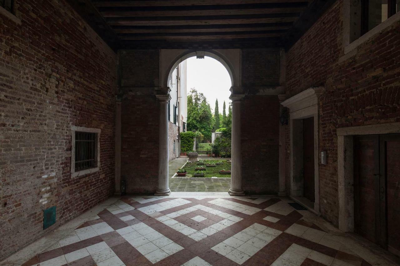 Appartamenti Inside Palazzo Foscarini Venice Exterior photo